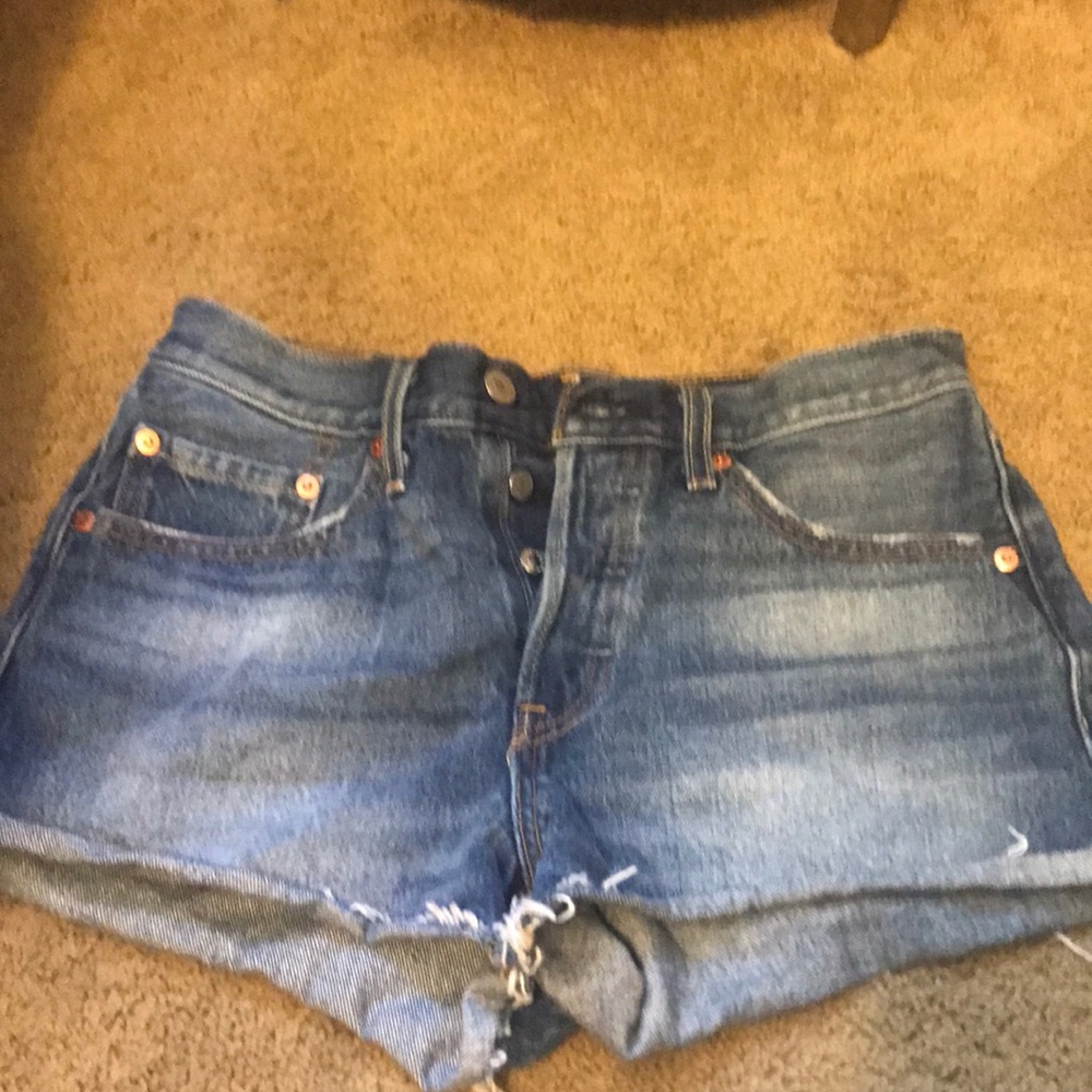 Levi Medium wash Shorts